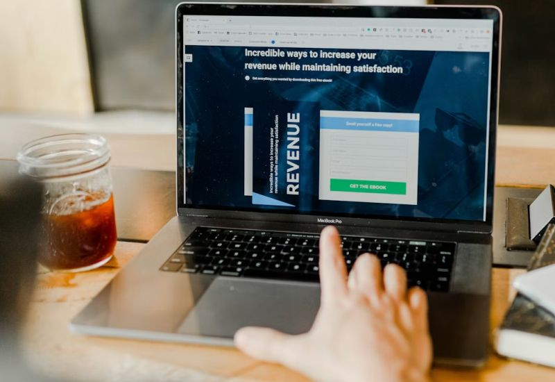 יישומי AI שמופעלים מביאים יותר הכנסה מאשר מסורתיים, אך החזקת המשתמשים שלהם יורדת במהירות