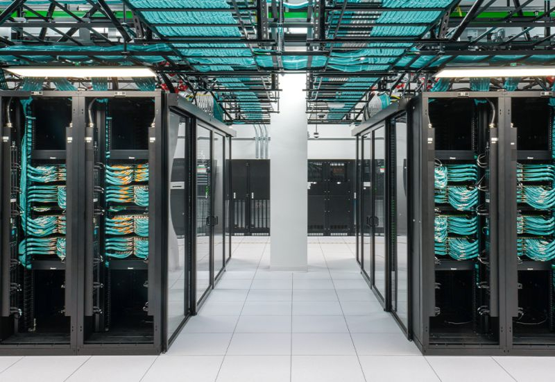 ארה"ב מתכננת להגביל את מכירת שבבי AI של NVIDIA ו-AMD לחברות העוסקות ביצירת מרכזי נתונים מקומיים.