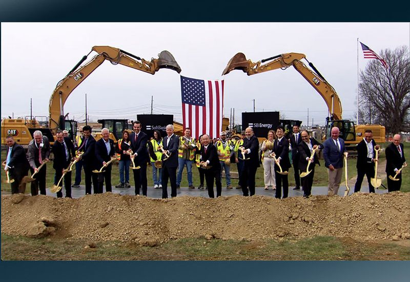 סופטבנק נצלת עומק יותר ויותר בחוב של מיליארדים, משקיע בינה מלאכותית כגורם מפתח להתפתחותה