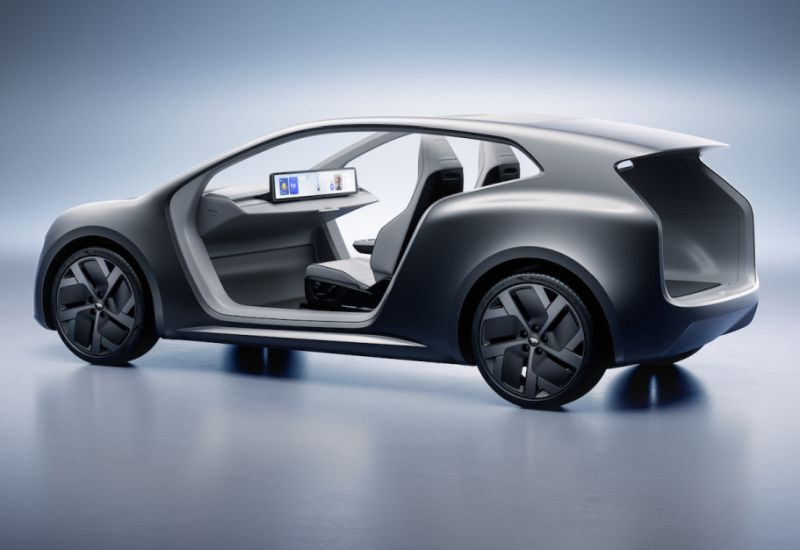 לוקיד הציגה קונספט של מונית ללא נהג כדי להתחרות ב-CyberCab של טסלה, בין חידושים נוספים