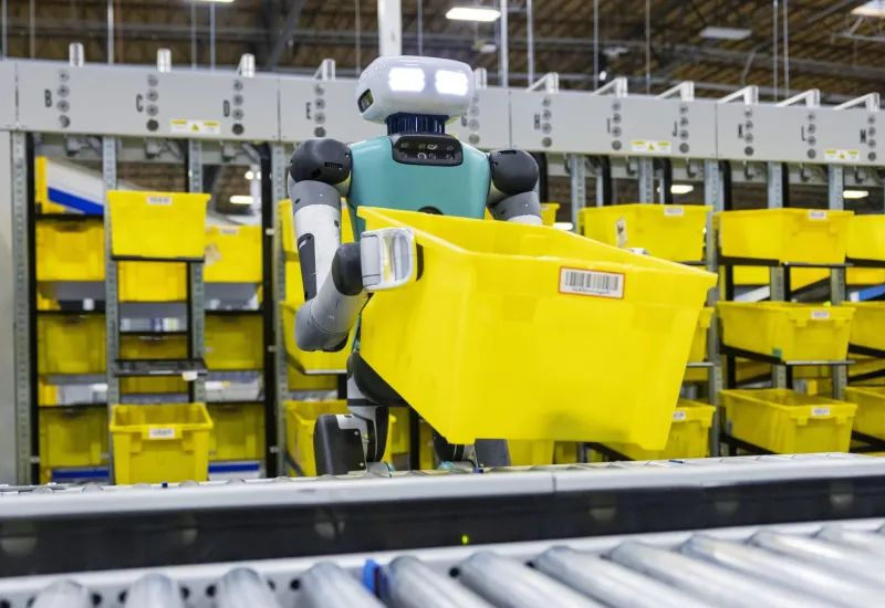 טויוטה השיקה את משפחת הרובוטים האנושיים Agility Digit לייצור ה-RAV4