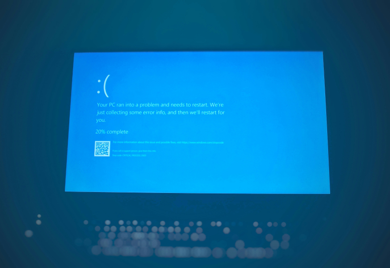 עדכון של Dell SupportAssist גרם למסכים כחולים רבים ולהפעלות מחדש אינסופיות של ניידים