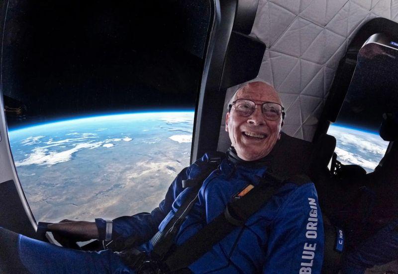 בלאו אוריג'ן תשהה את פיתוח התיירות החללית לפחות לשנתיים כדי להתמקד בפרויקט על הירח