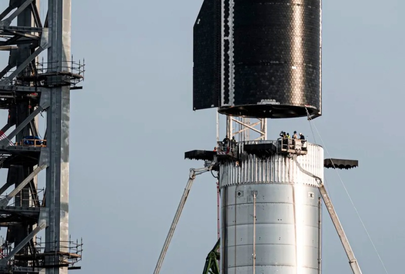 עובד של חברת SpaceX נפטר באתר הבנייה רק כמה ימים לפני ההקמה של Starship, מחפשים את סיבת האירוע.