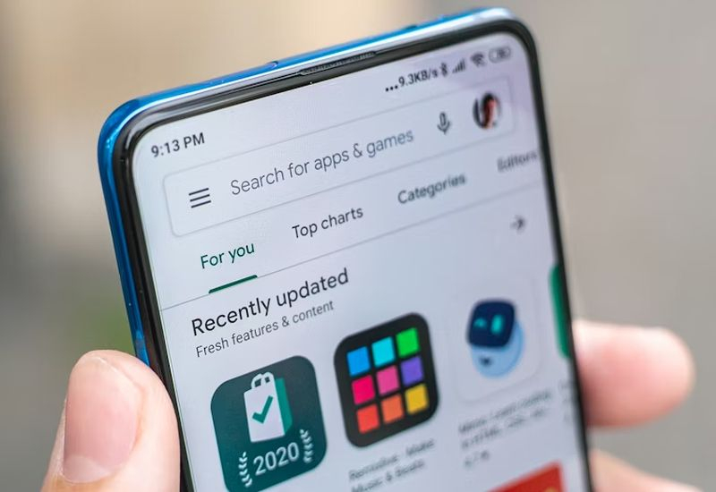 כדי להתקין אפליקציות אנדרואיד מפתחי לא מאושרים, יהיה צורך להמתין 24 שעות ולאשר «חשיבה רציונלית וזיכרון ברור»