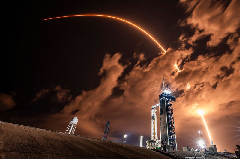 הרגולטור של FCC ביקש מהאמזון: תחילה פרוסו את הלהט-חיישנים שלכם, ואז תדווחו על ספייסאקס.