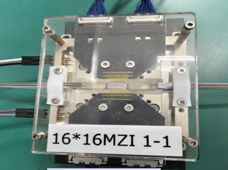 המדענים הסינים מאלצים רובוטים לחשוב מיידית, מה שמאיץ את פיתוח הפוטוניקה הסיליקונית