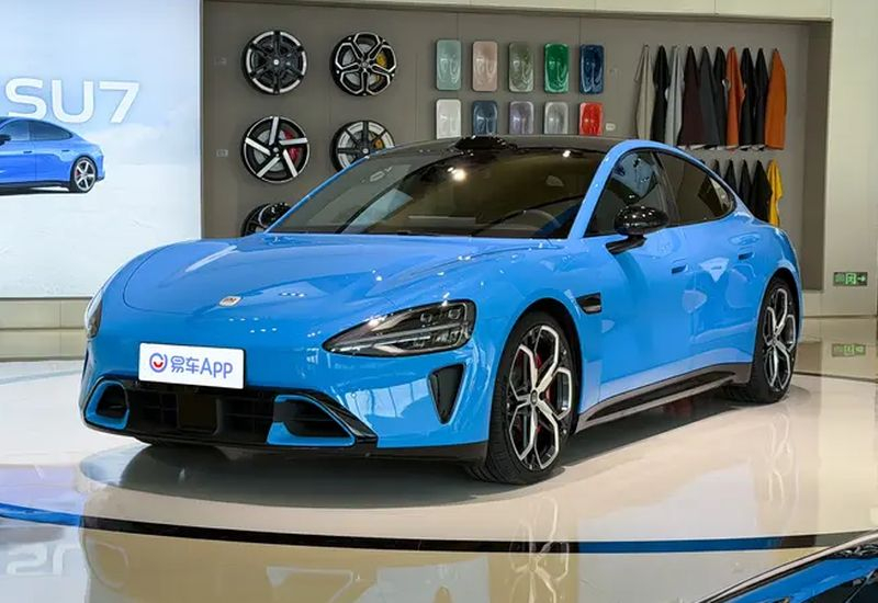 ה-Xiaomi SU7 לאחר עדכון העיצוב נראית חדשה ומבטיחה טווח נסיעה של עד 902 ק״מ