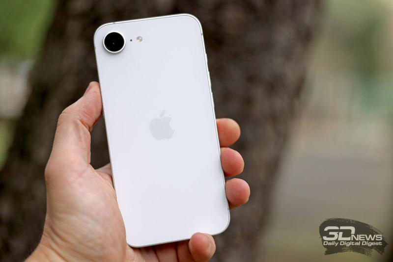 אפל מחזיקה ב‑69 % מהשוק האמריקאי של סמארטפונים, בעוד שסמסונג מחזיקה רק בחמש עשרה אחוזים.